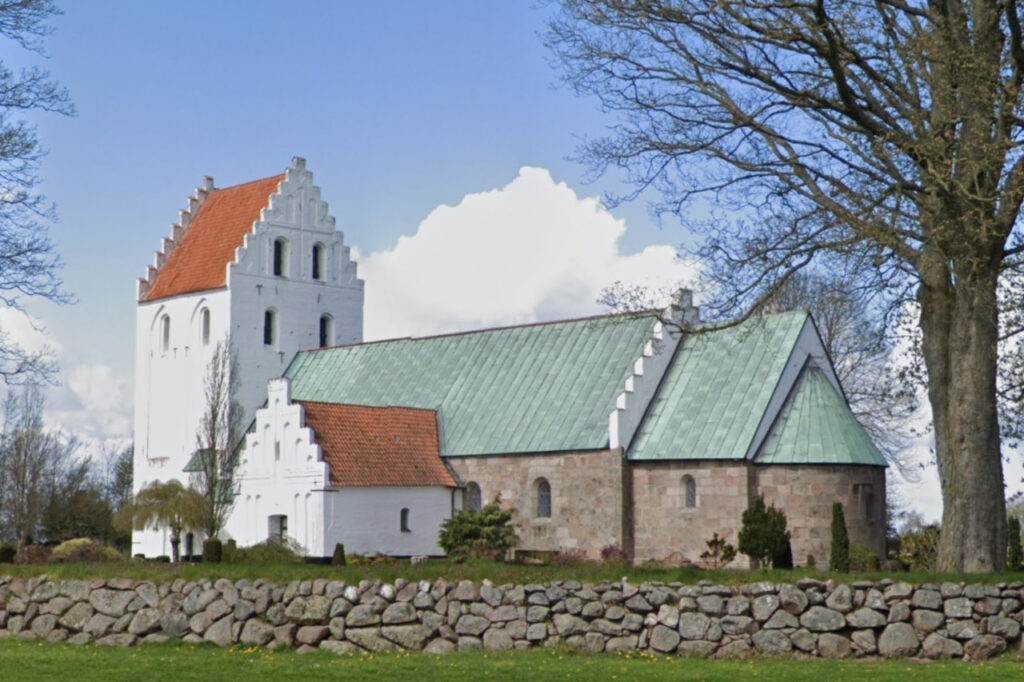 Skovby Kirke. Billede fra Google Maps