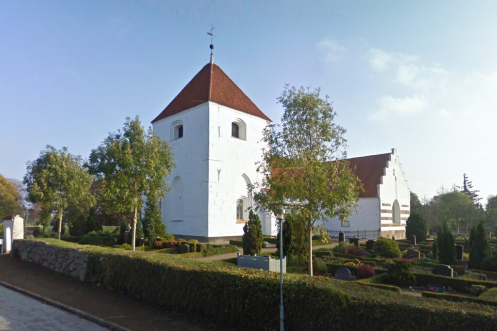 Søndersø Kirke. Billede fra Google Maps